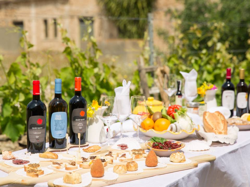 Sicily Food & Wine Tasting - Ramaddini winery - Cantina Ramaddini Farm